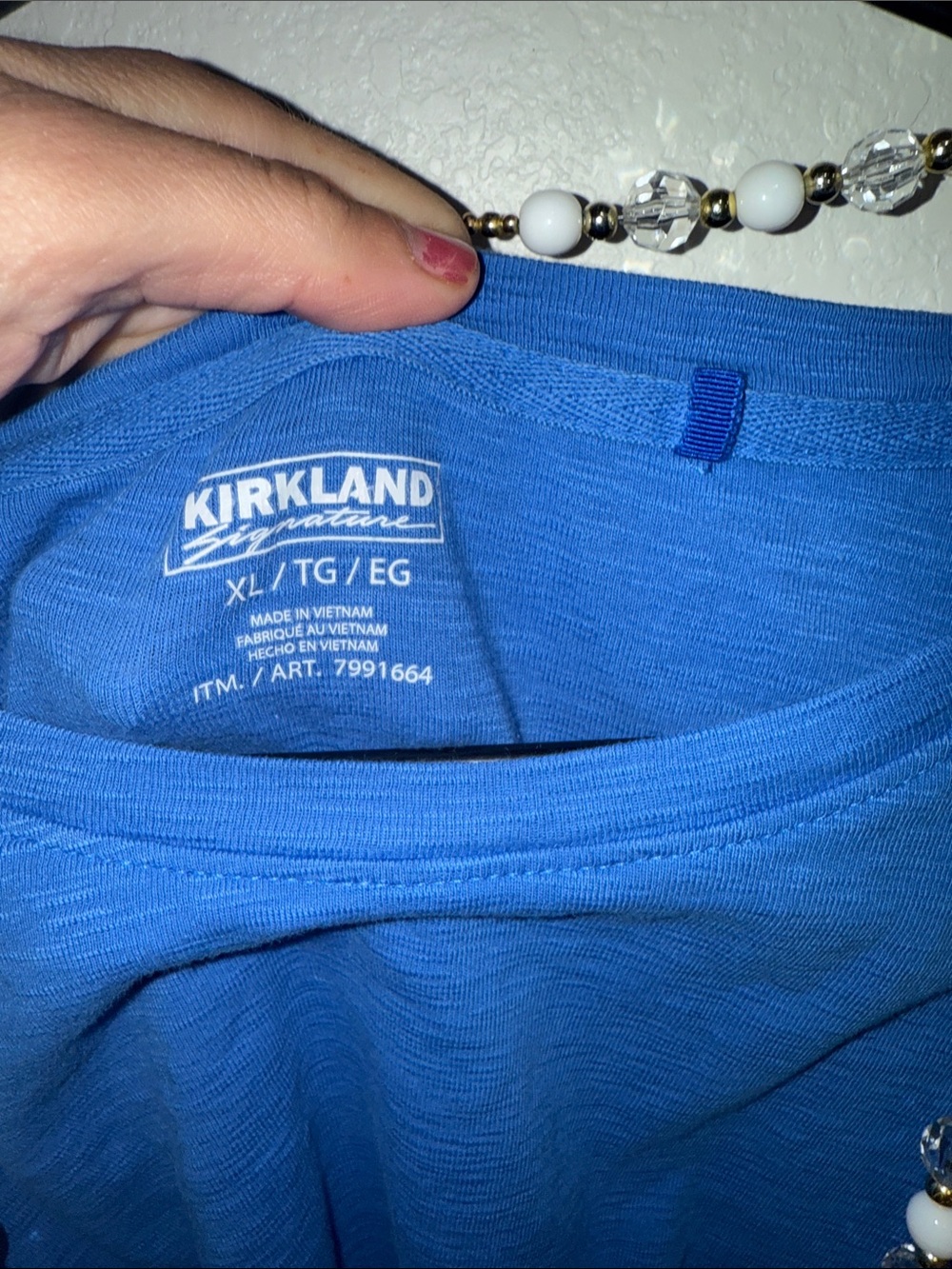 Kirkland Signature size XL blue top and a beautiful necklace bundle! - Picture 5 of 7